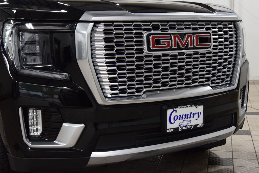 Used 2024 GMC Yukon XL Denali w/ Advanced Technology Package AWD/4WD image 13