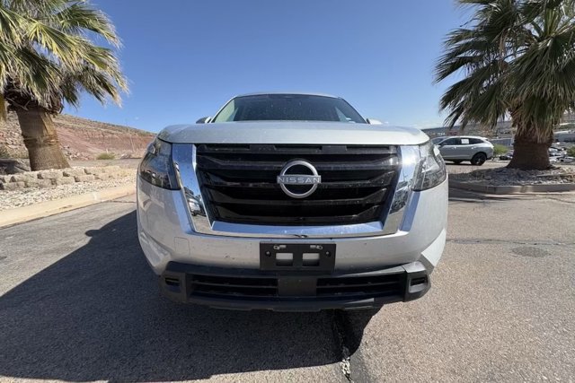 Used 2025 Nissan Pathfinder SV AWD/4WD image 8