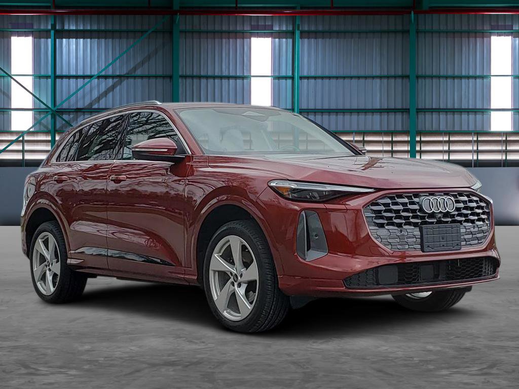 Used 2025 Audi Q5 Premium Plus w/ Premium Plus AWD/4WD image 6