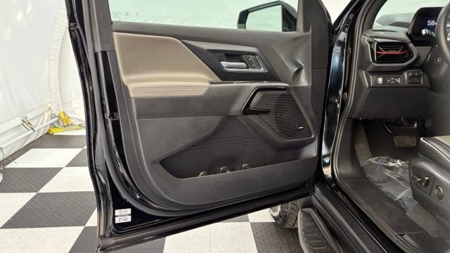 Used 2026 Chevrolet Silverado EV Trail Boss AWD/4WD image 18