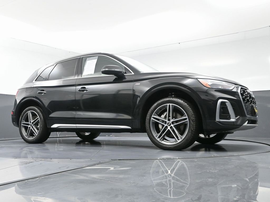 Used 2023 Audi Q5 e Premium w/ Convenience Package image 44