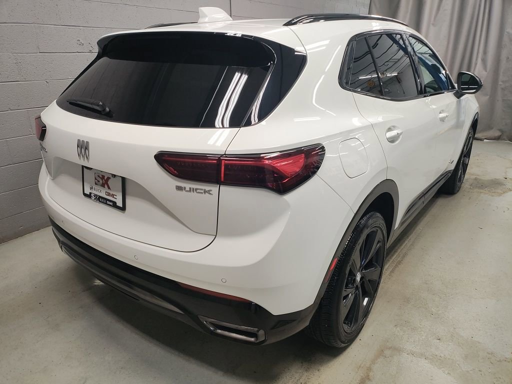 Used 2024 Buick Envision Sport Touring image 2