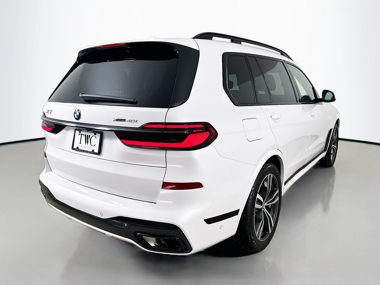 New 2027 BMW X7 xDrive40i w/ M Sport Package AWD/4WD image 5
