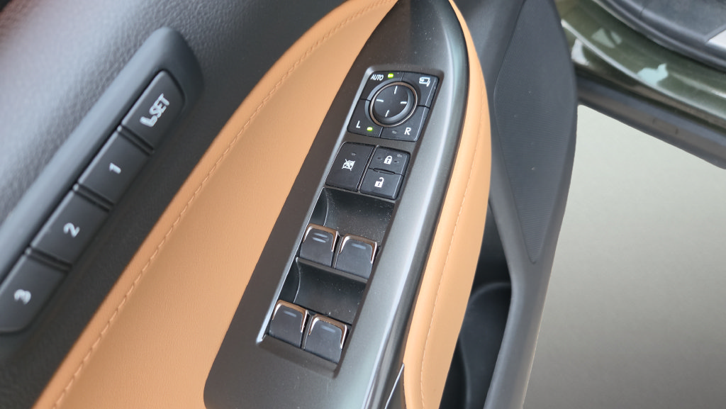 Used 2025 Lexus NX 350 AWD w/ Cold Area Package image 10
