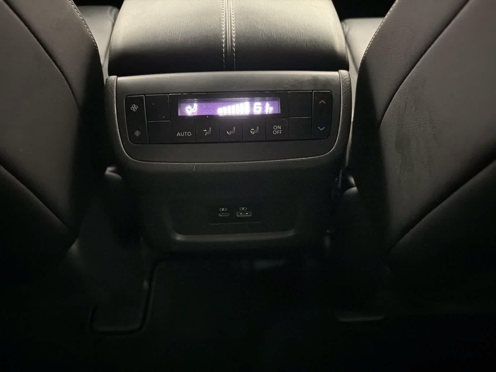 Used 2022 Nissan Pathfinder SL AWD/4WD image 22