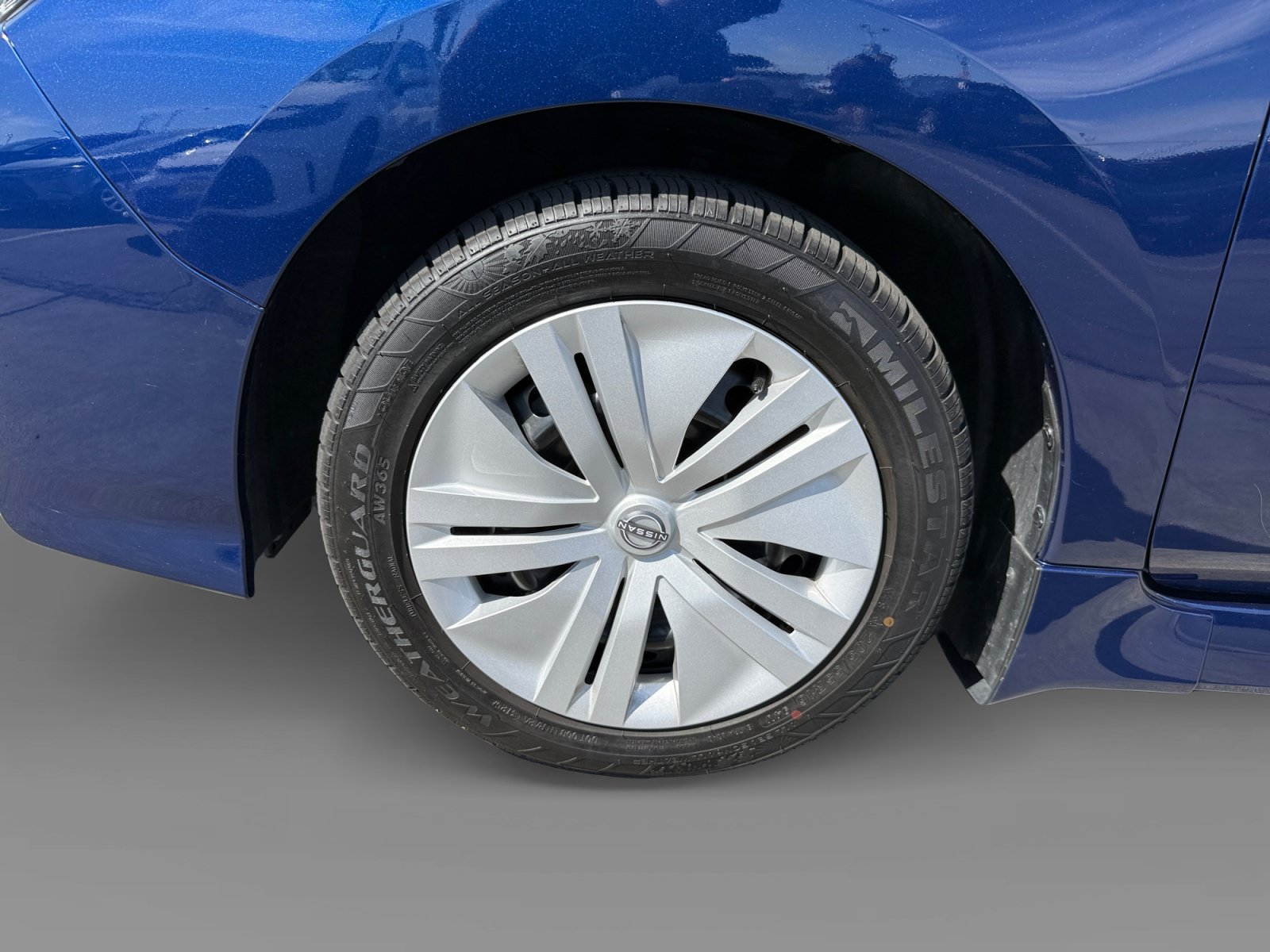 Used 2025 Nissan Leaf S FWD image 9