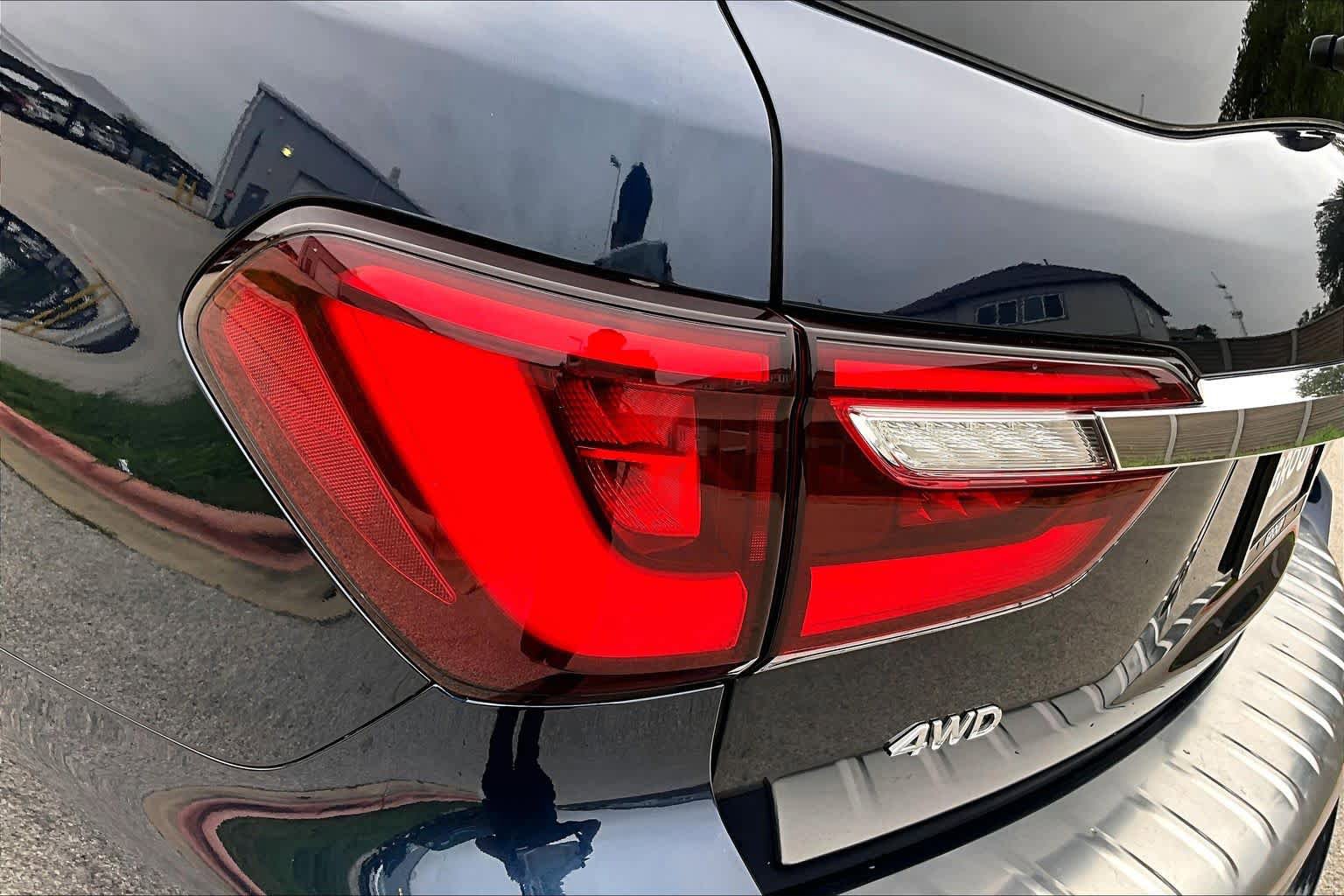 Used 2023 INFINITI QX80 Luxe w/ All-Season Package AWD/4WD image 29