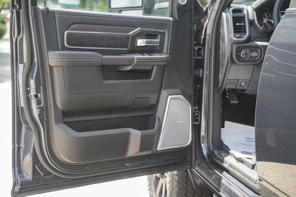 New 2026 RAM 2500 Laramie AWD/4WD image 44