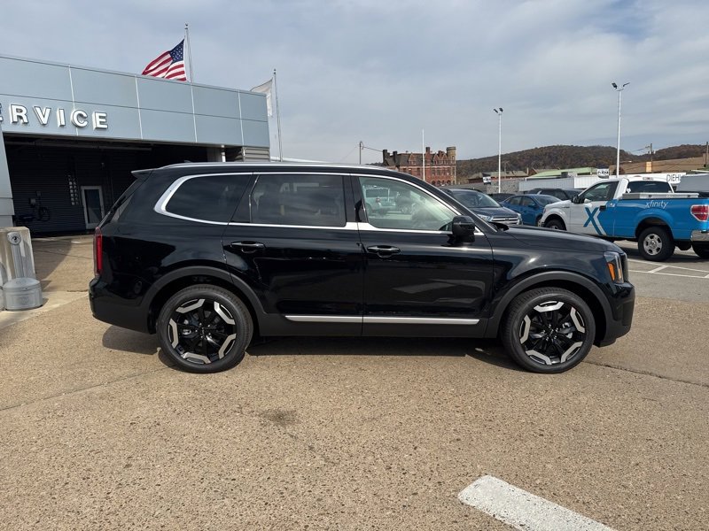 New 2025 Kia Telluride S image 8