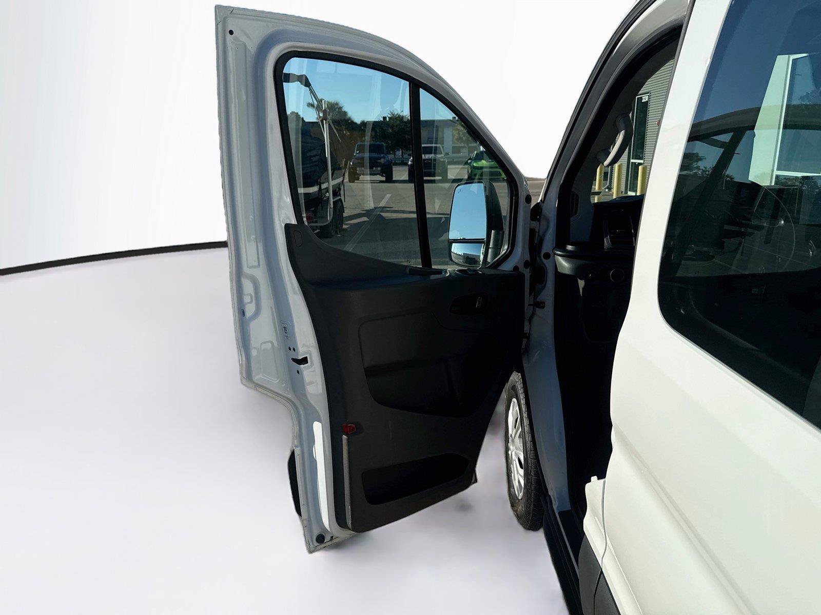 Used 2024 Ford Transit 350 XLT RWD image 9