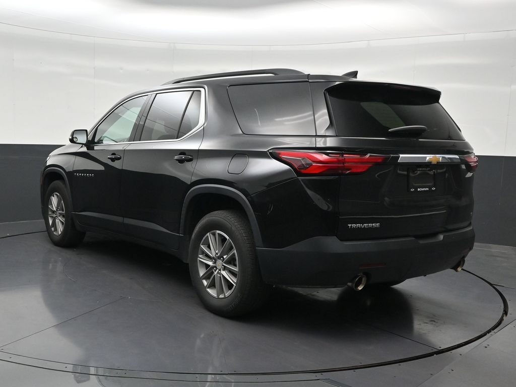 Used 2023 Chevrolet Traverse LT FWD image 3