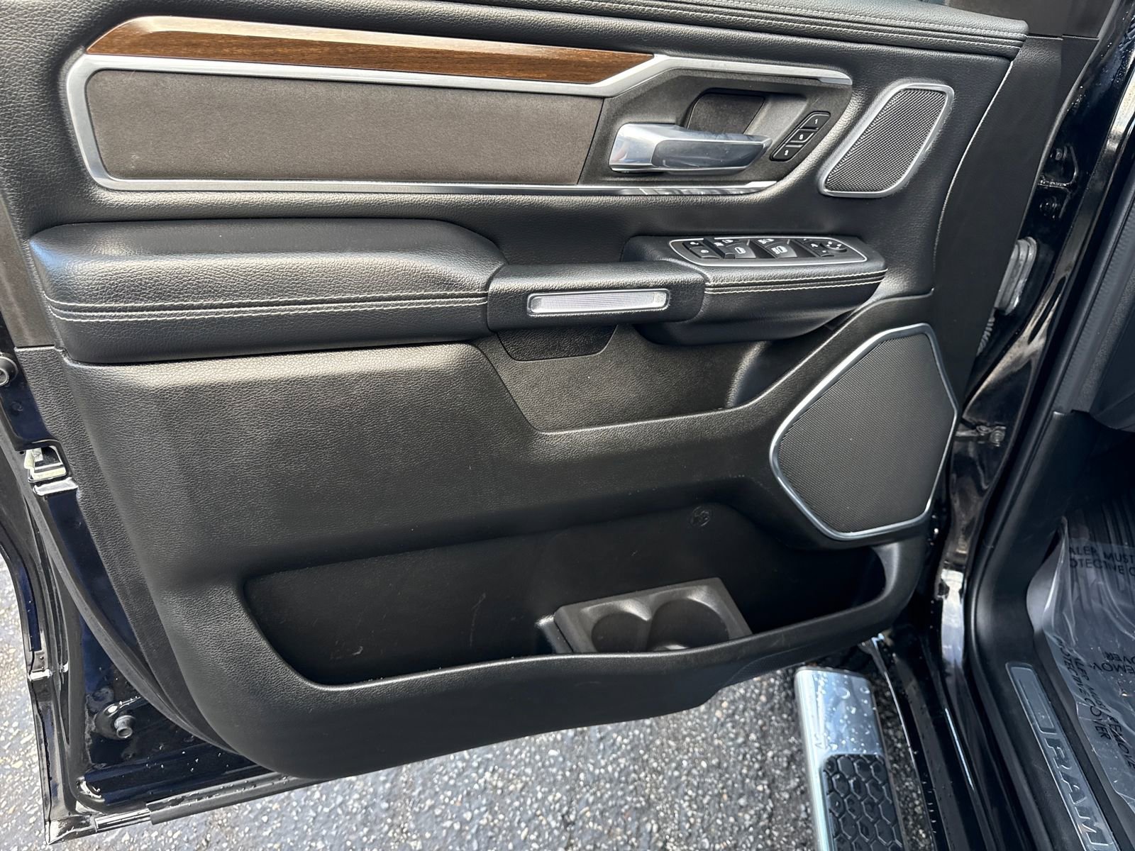 Used 2022 RAM 1500 Laramie image 10