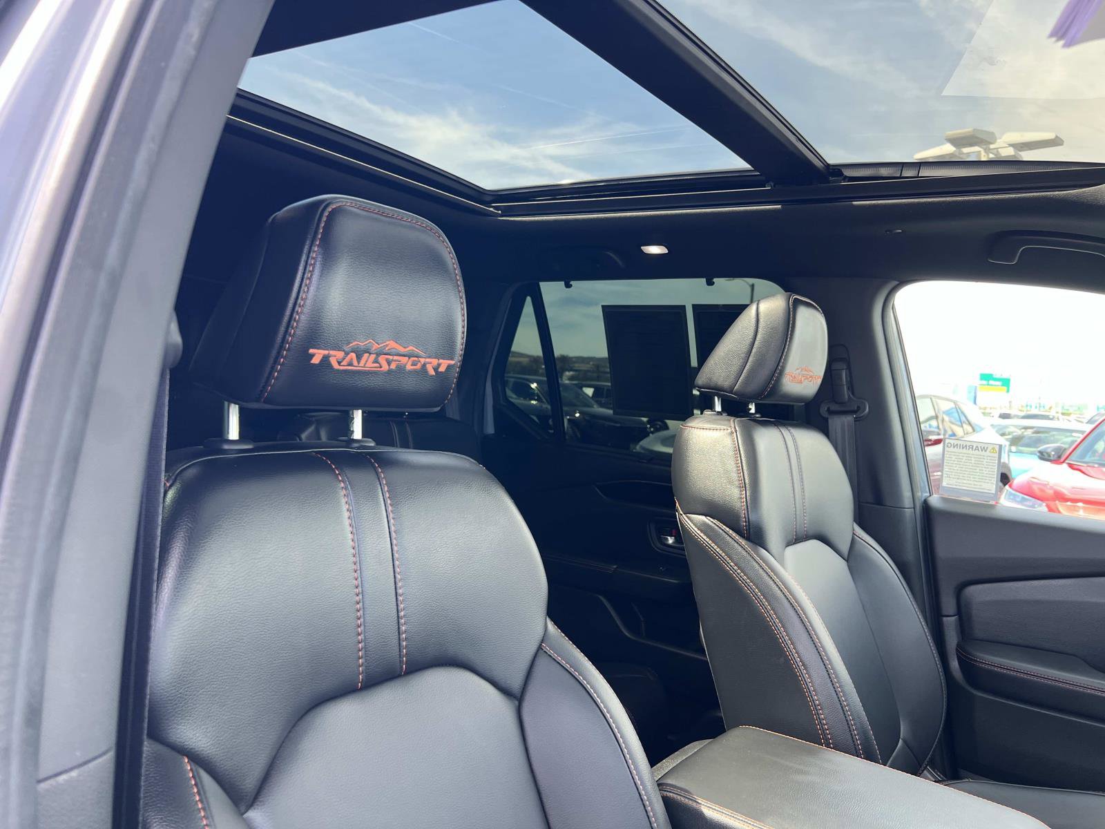 Used 2025 Honda Pilot TrailSport image 34
