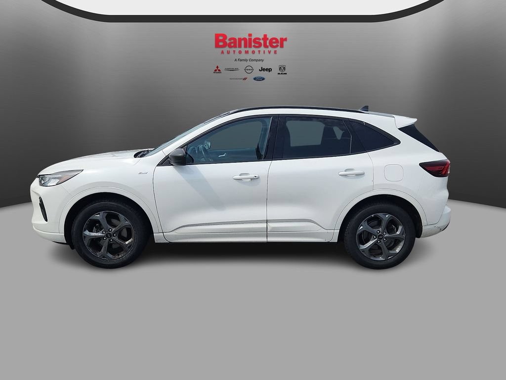 Used 2023 Ford Escape ST-Line w/ Tech Pack #1 AWD/4WD image 7