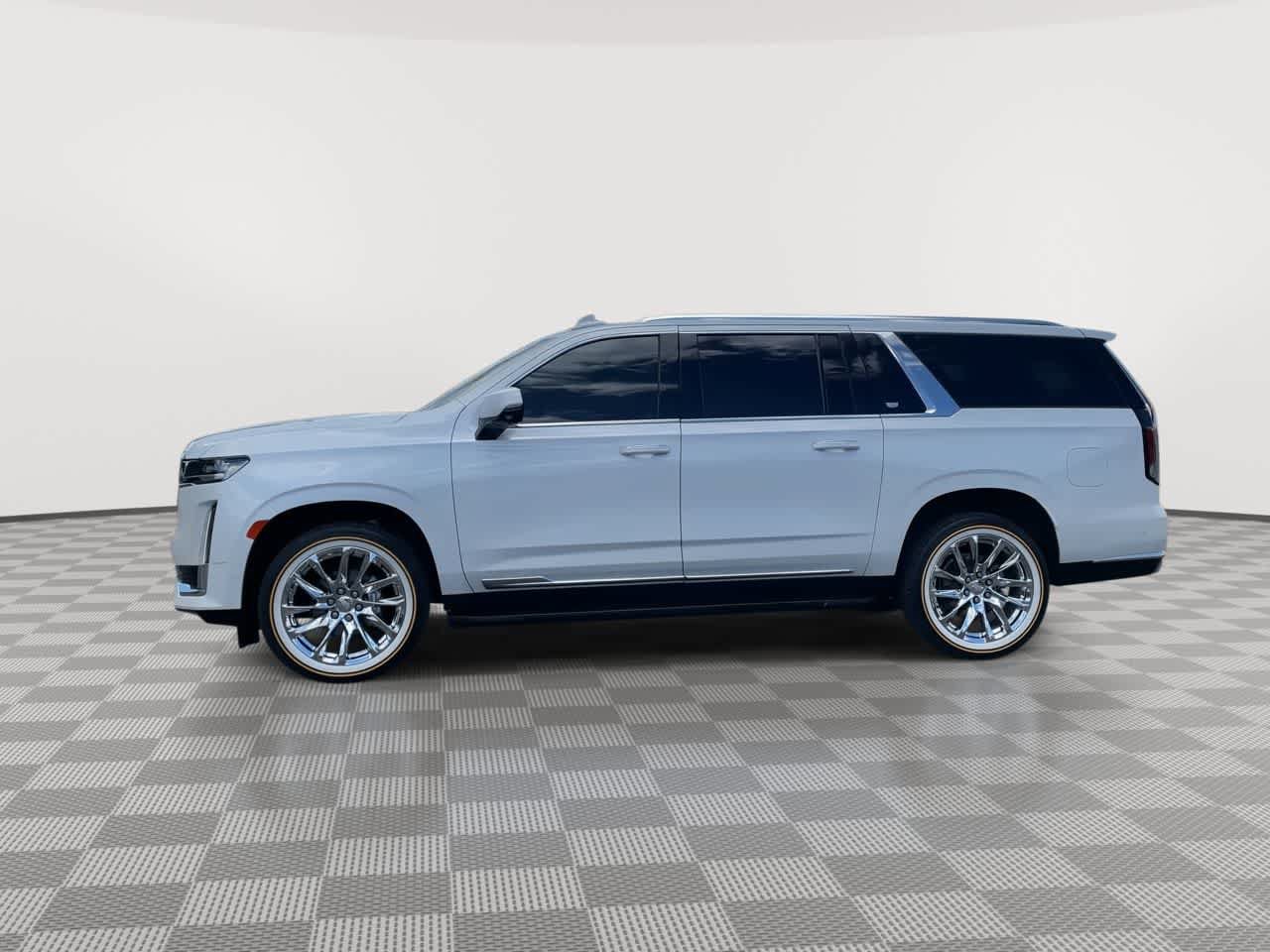 Used 2023 Cadillac Escalade ESV Premium Luxury w/ LPO, Floor Liner Package AWD/4WD image 5