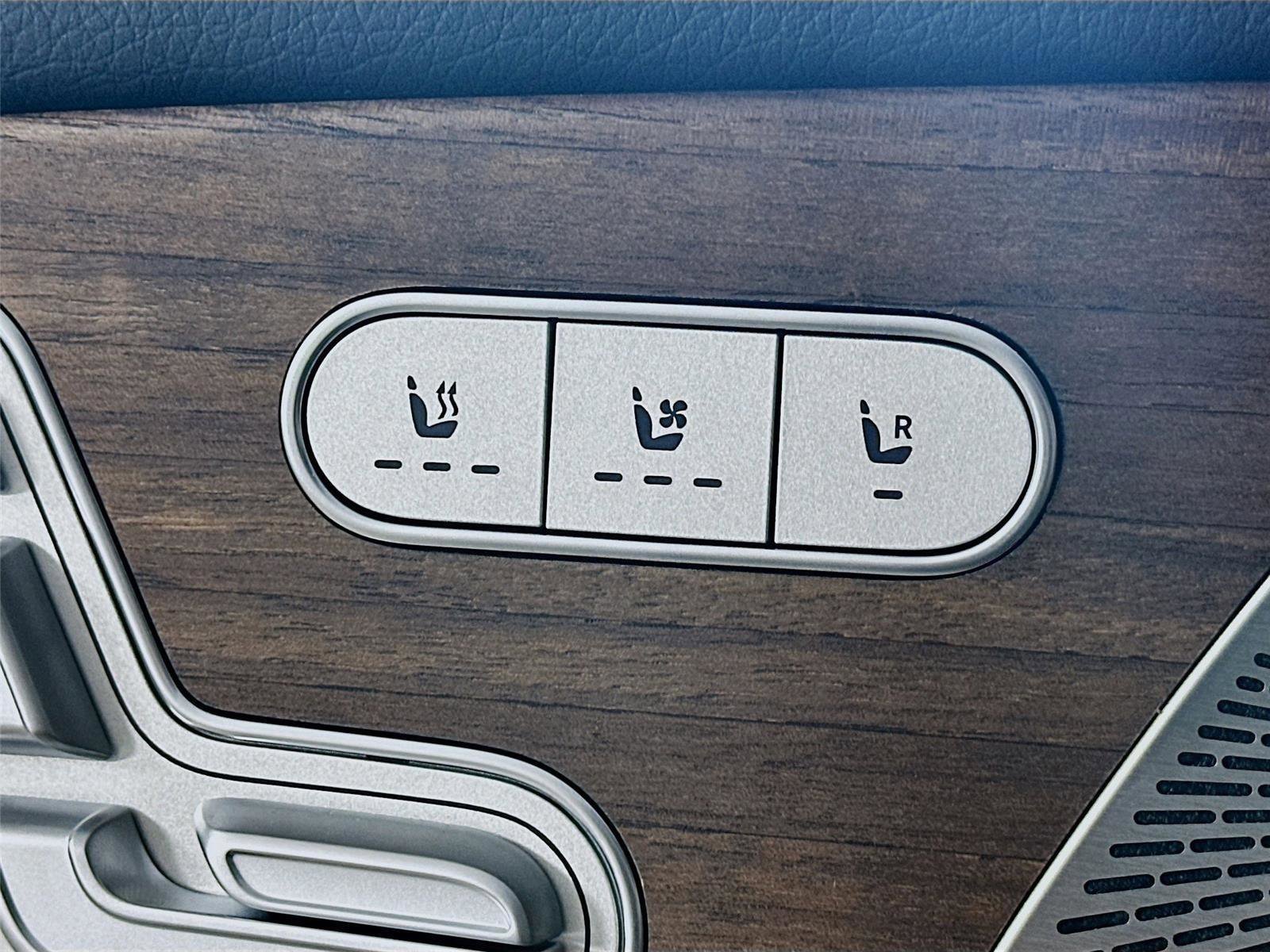 Used 2026 Mercedes-Benz GLS 450 4MATIC image 26