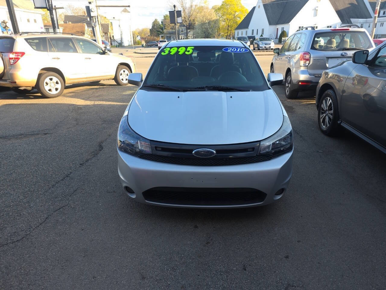Used 2010 Ford Focus SES FWD image 2
