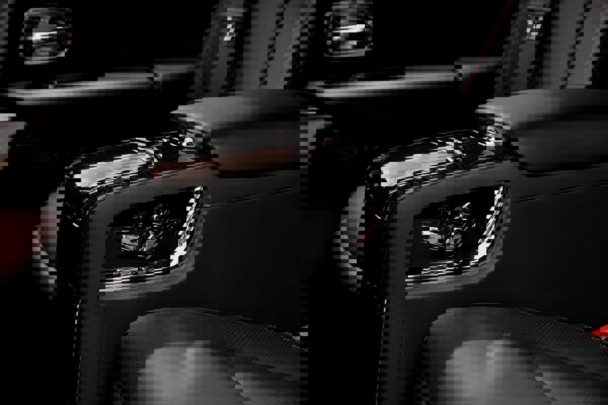 Used 2022 Rolls-Royce Cullinan Black Badge w/ Dark Exterior Package image 35