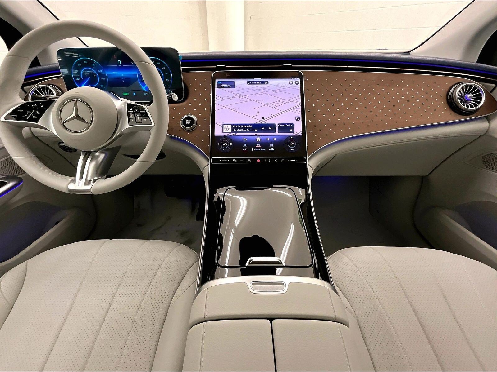 New 2027 Mercedes-Benz EQE 320+ SUV image 4