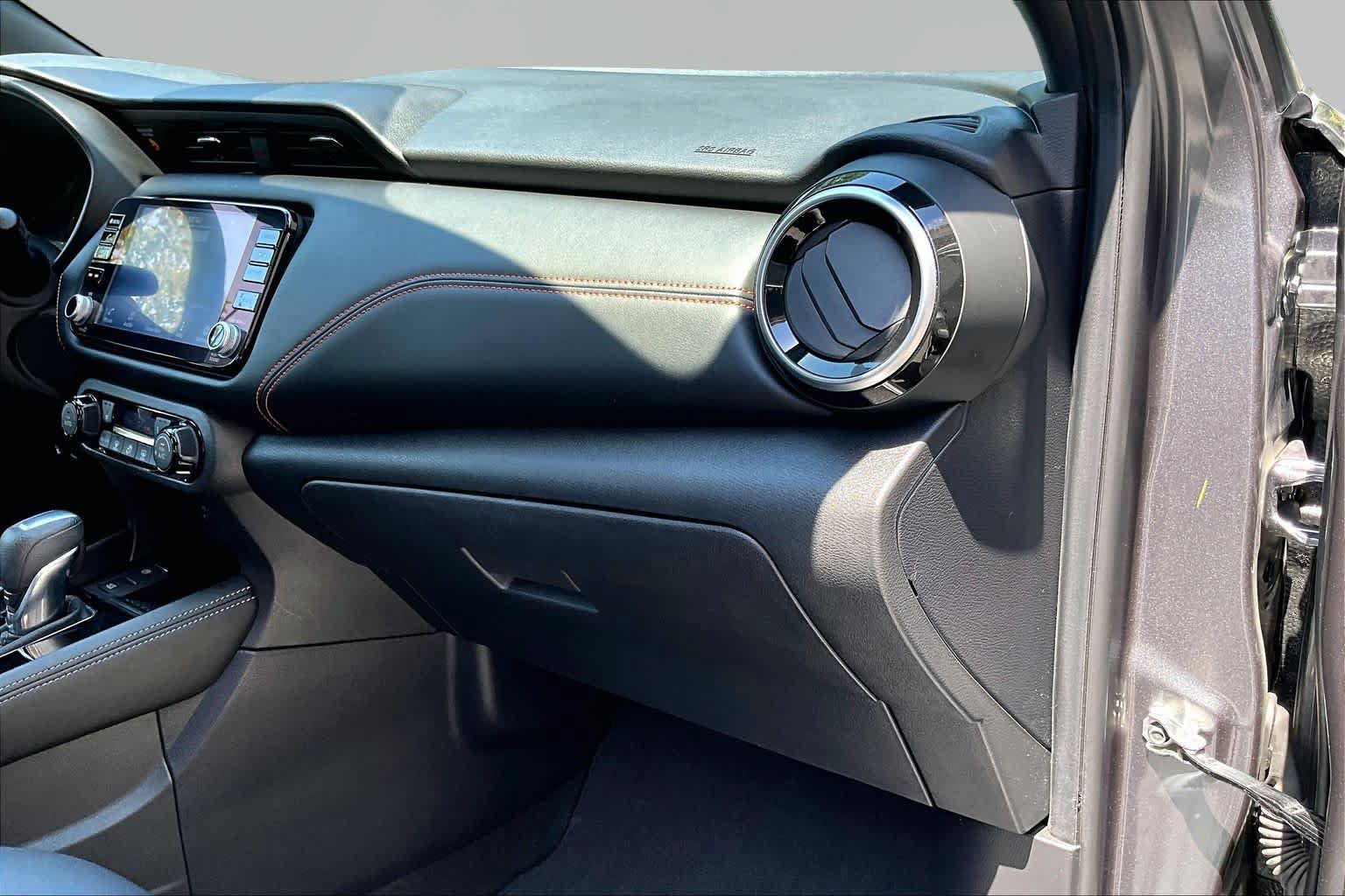 Used 2023 Nissan Kicks SR w/ SR Premium Package FWD image 19