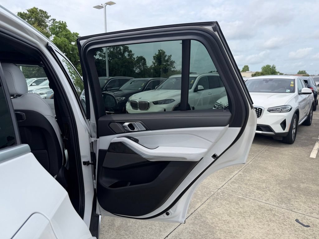 Certified 2024 BMW X5 xDrive50e w/ Premium Package AWD/4WD image 29