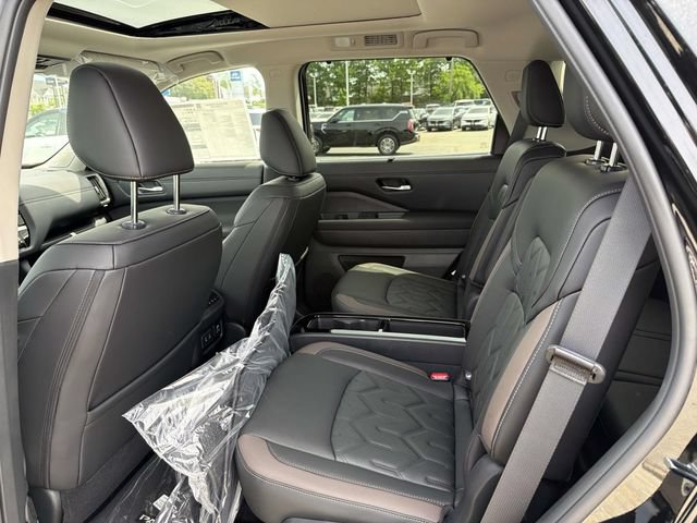 New 2026 Nissan Pathfinder Platinum AWD/4WD image 9