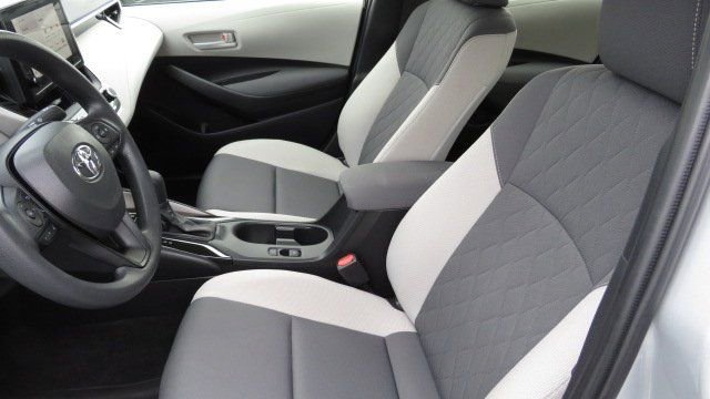 Used 2023 Toyota Corolla LE image 4