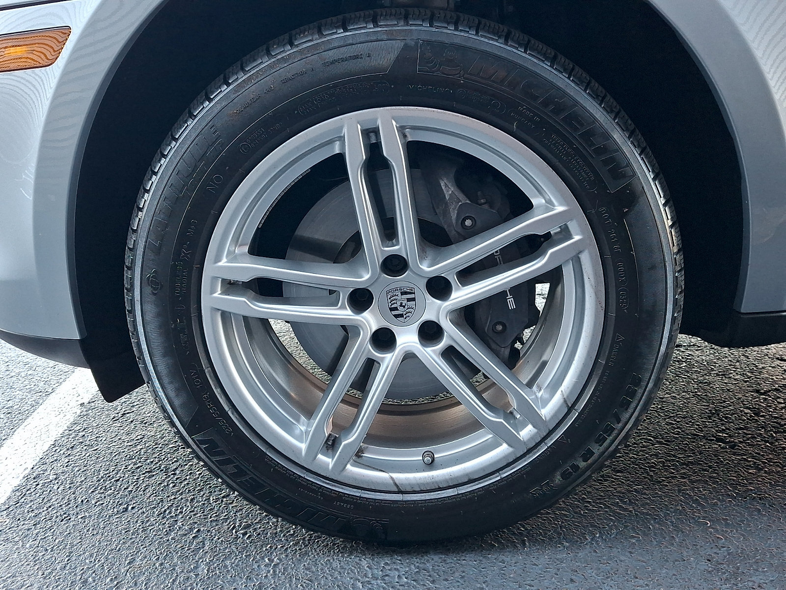 Certified 2025 Porsche Macan AWD/4WD image 15