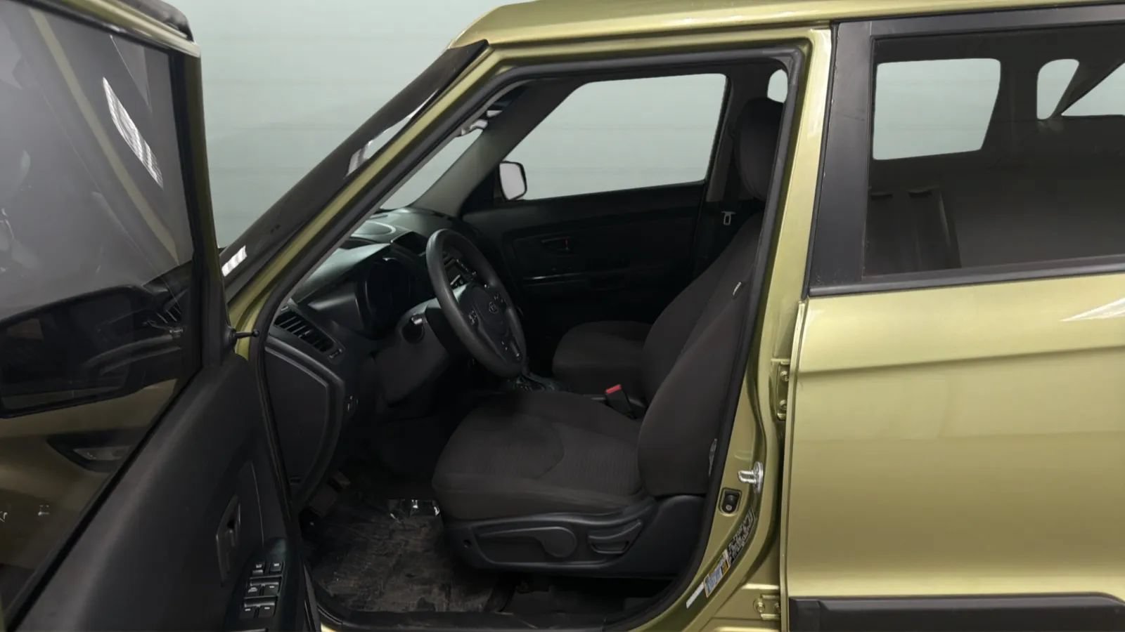 Used 2012 Kia Soul FWD image 19
