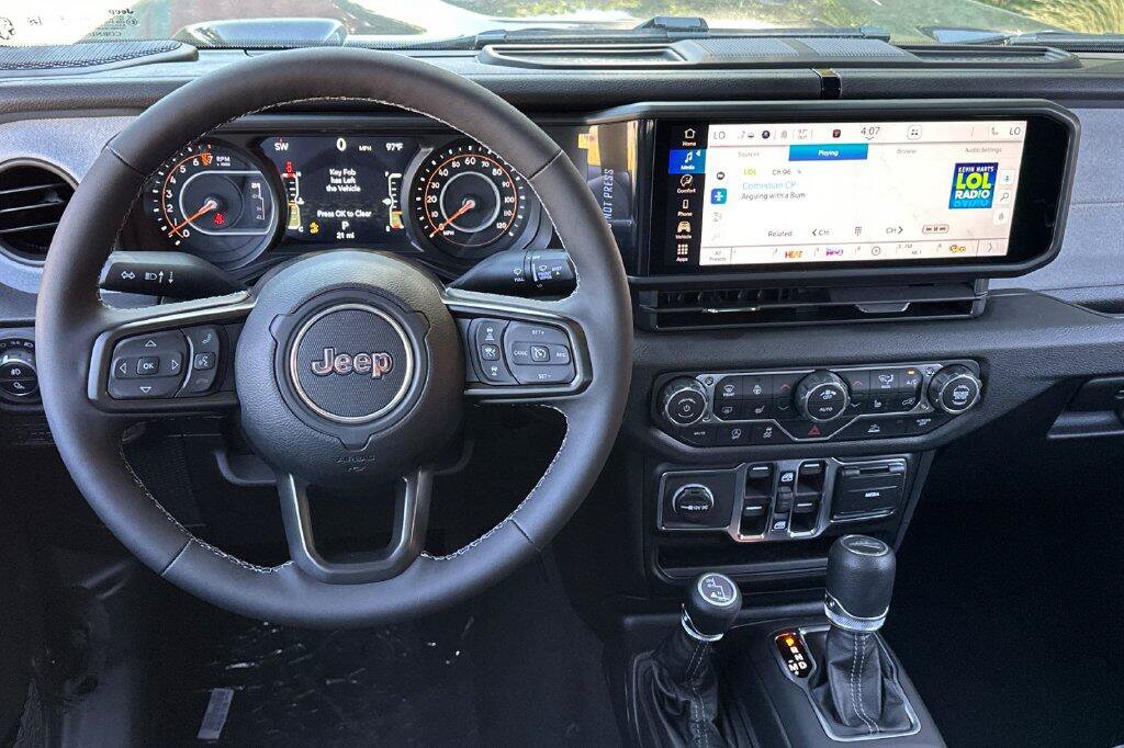 New 2026 Jeep Gladiator Sport AWD/4WD image 14