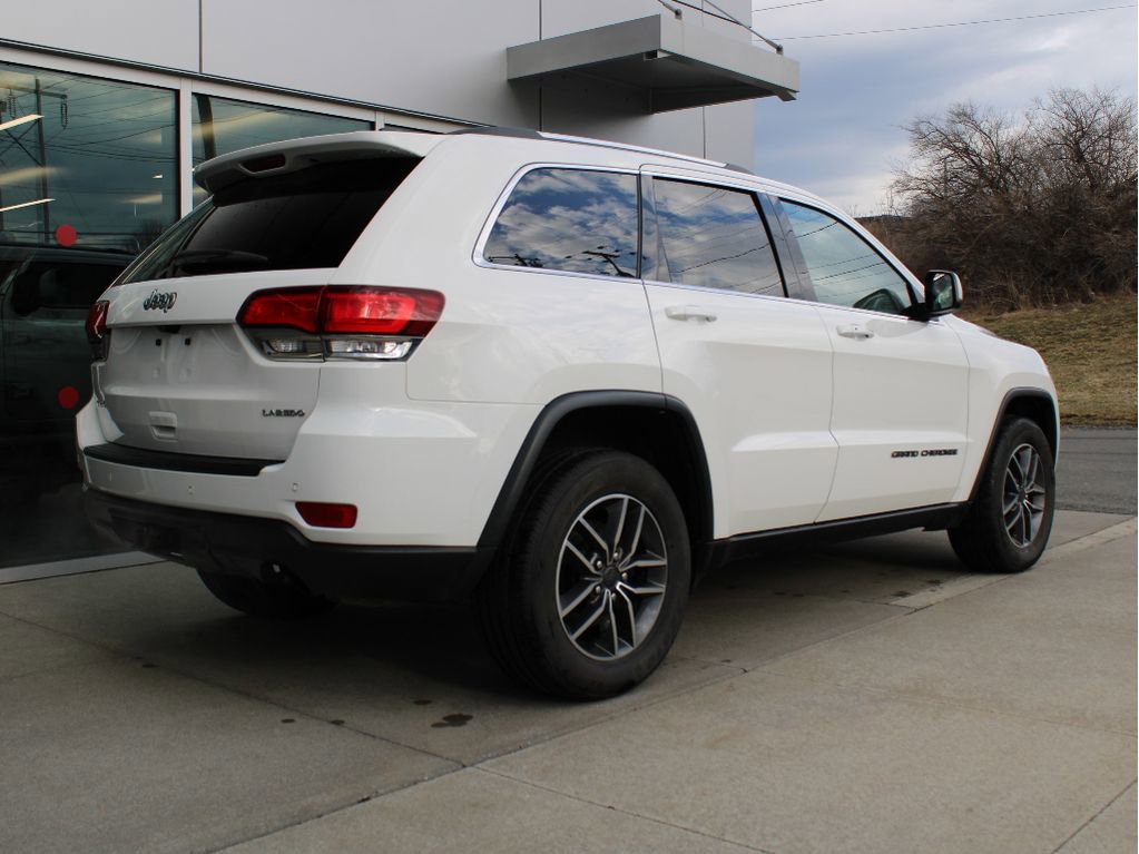 Used 2020 Jeep Grand Cherokee Laredo w/ 18" Wheel & 8.4" Radio Group image 8