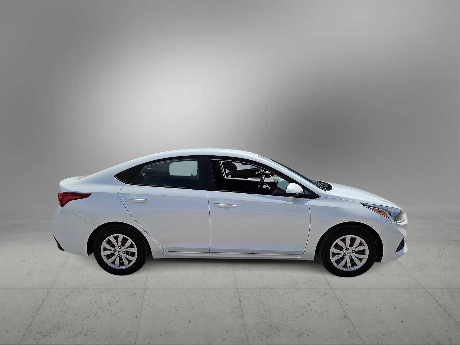 Used 2020 Hyundai Accent SE FWD image 9
