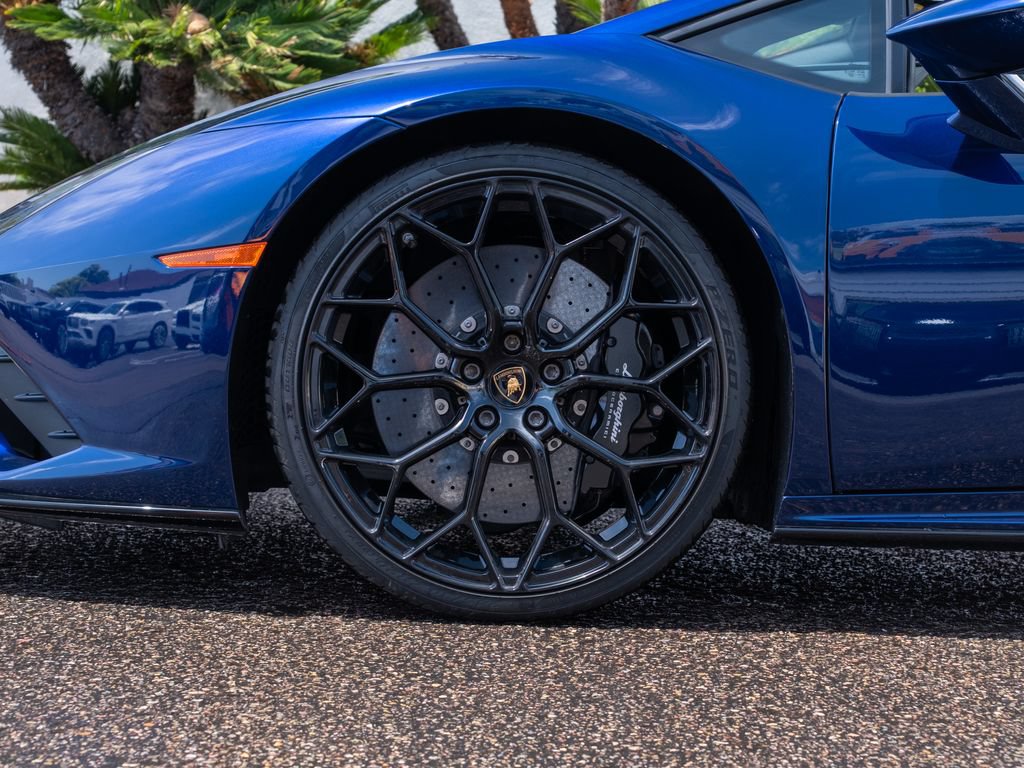 Used 2023 Lamborghini Huracan EVO RWD image 9