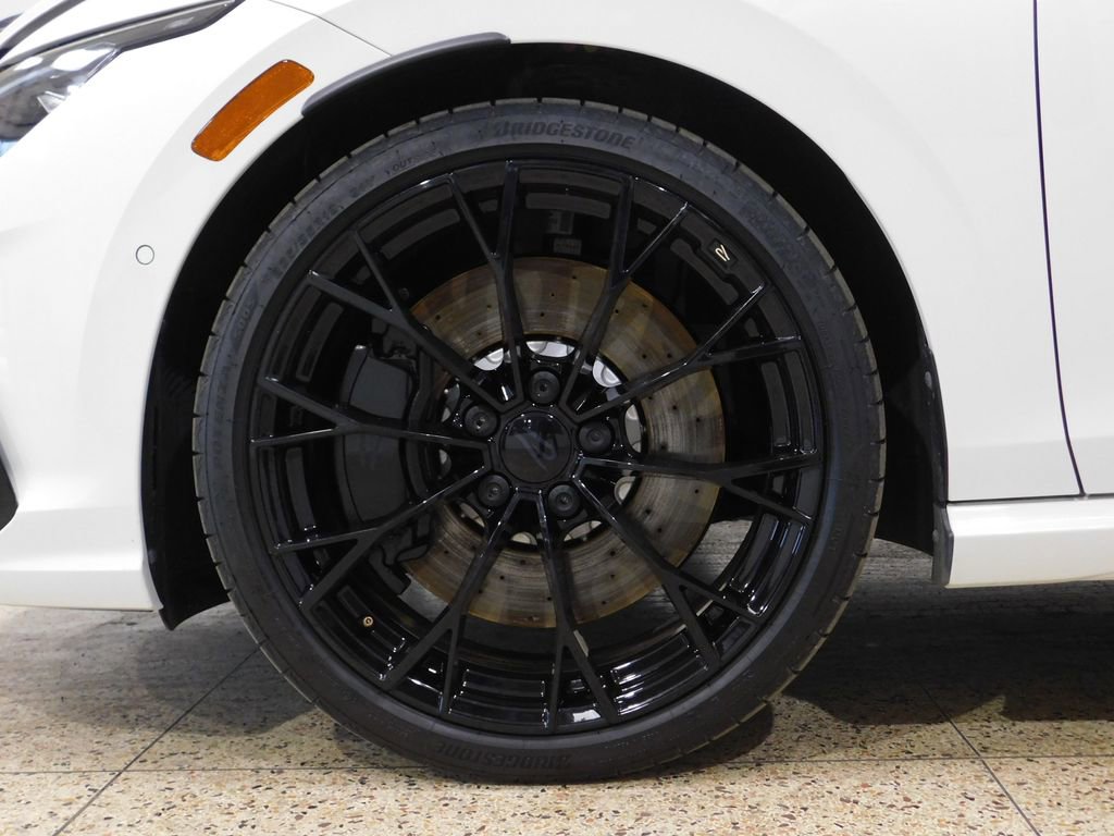 Used 2025 Volkswagen Golf R Black Edition image 28