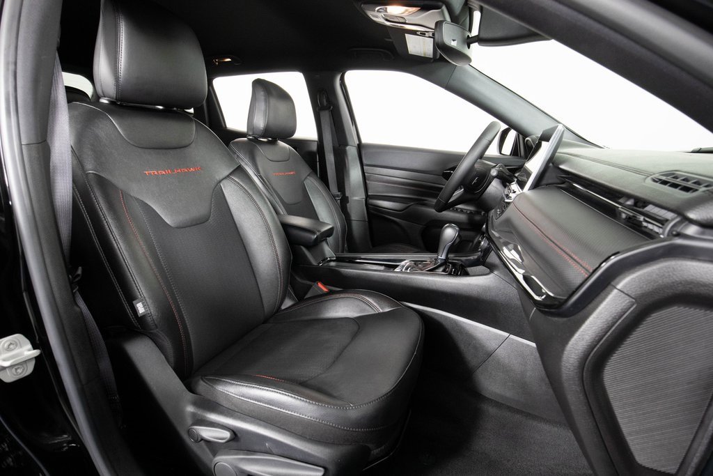 Used 2024 Jeep Compass Trailhawk image 19