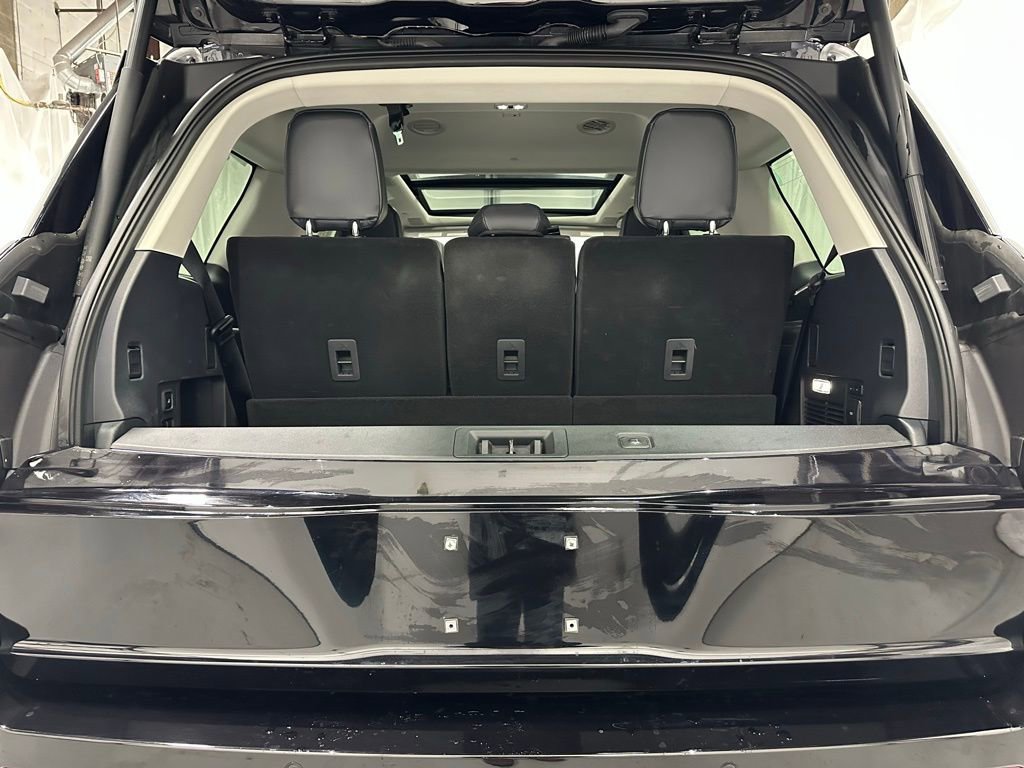 Used 2025 Lincoln Navigator Reserve image 52