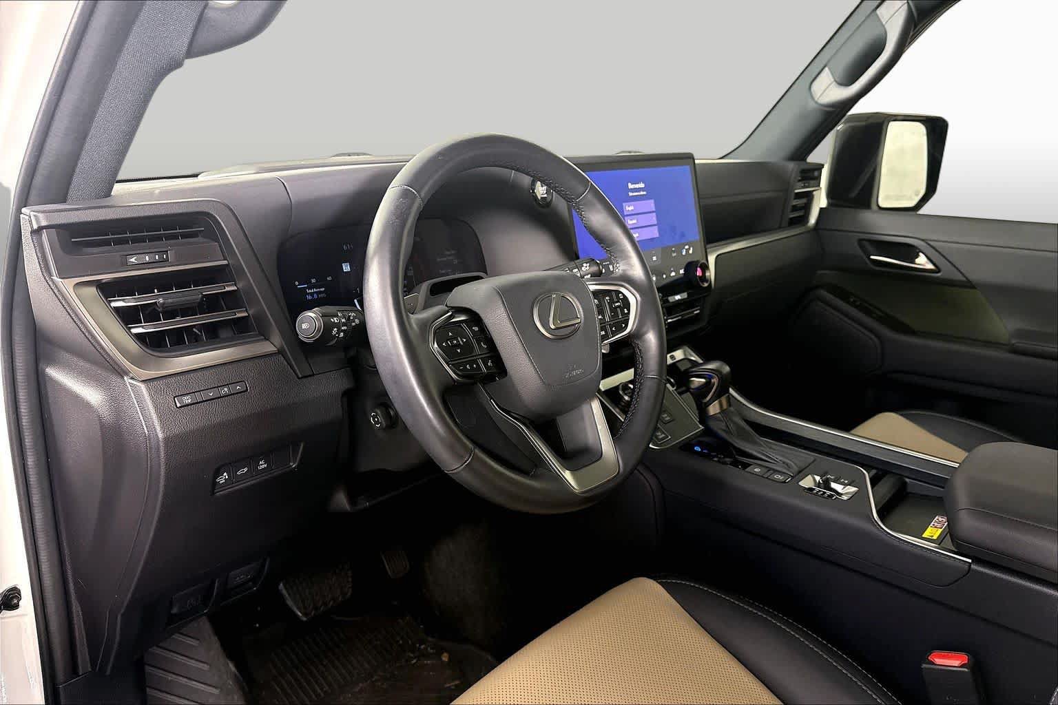 Used 2024 Lexus GX 550 AWD/4WD image 16