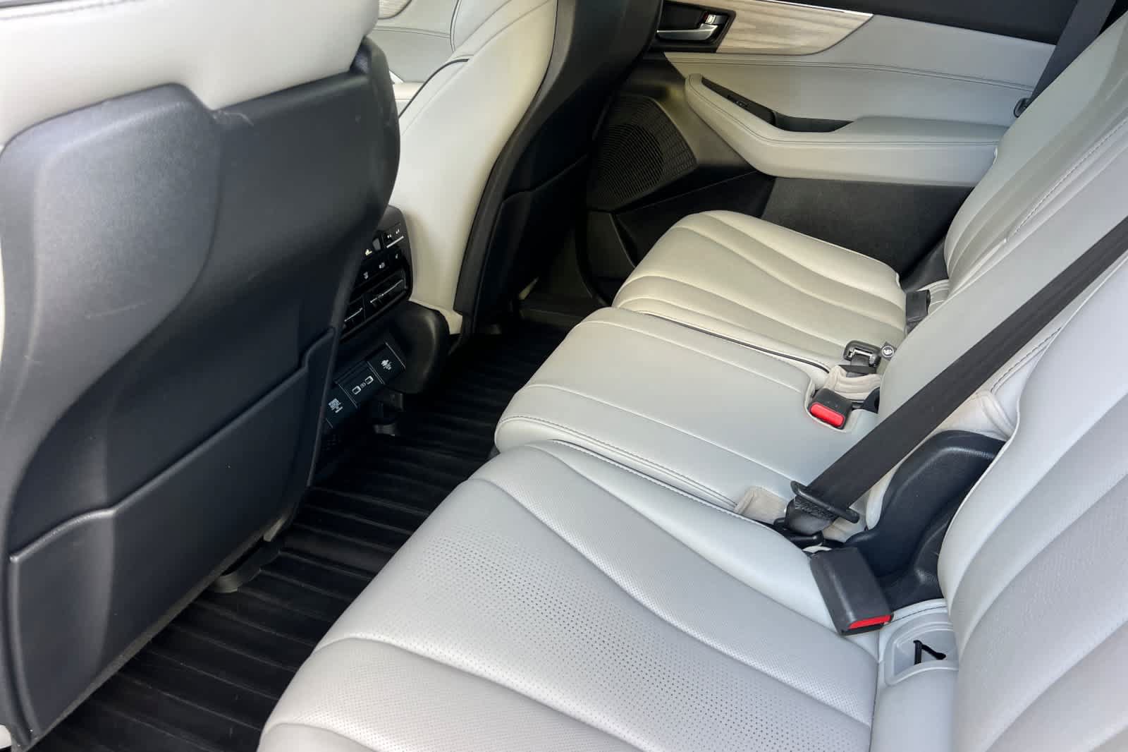 Used 2023 Acura MDX w/ Advance Package AWD/4WD image 4