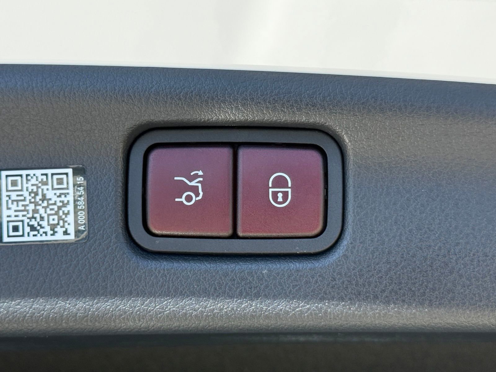 Used 2024 Mercedes-Benz C 300 Sedan image 19