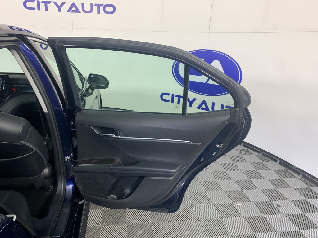 Used 2022 Toyota Camry SE FWD image 32