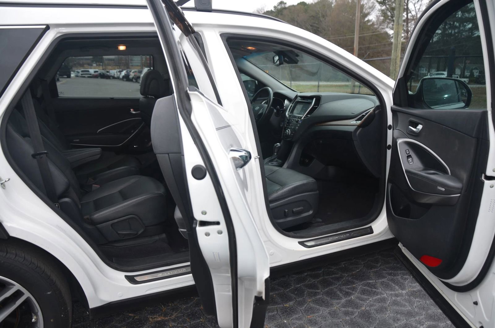 Used 2017 Hyundai Santa Fe Limited image 22