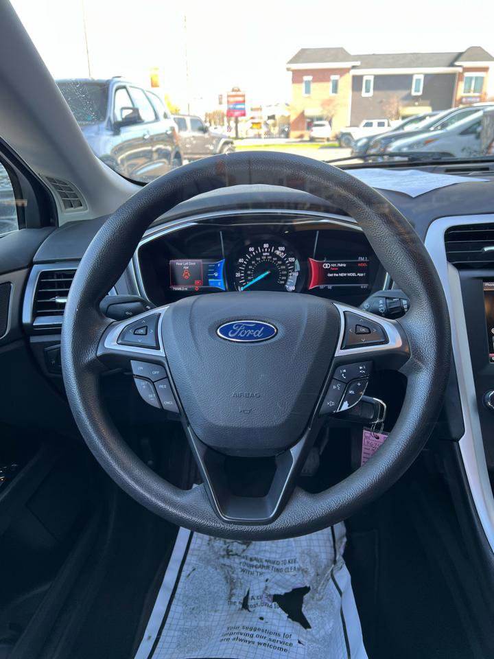 Used 2013 Ford Fusion SE image 10