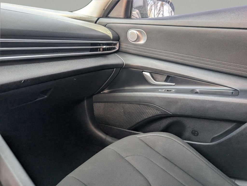 Used 2022 Hyundai Elantra SEL w/ Cargo Package image 28