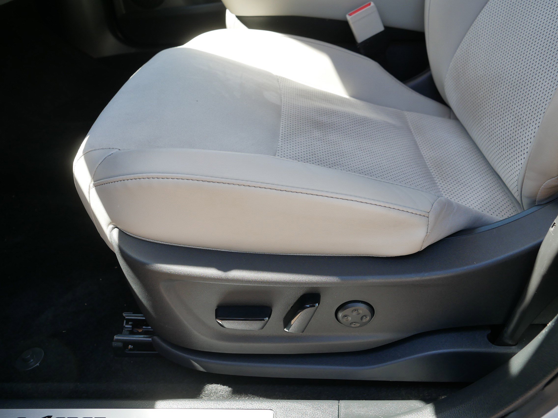 Certified 2024 Nissan Ariya AWD image 20