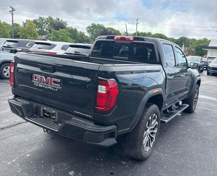 Used 2024 GMC Canyon Denali AWD/4WD image 3