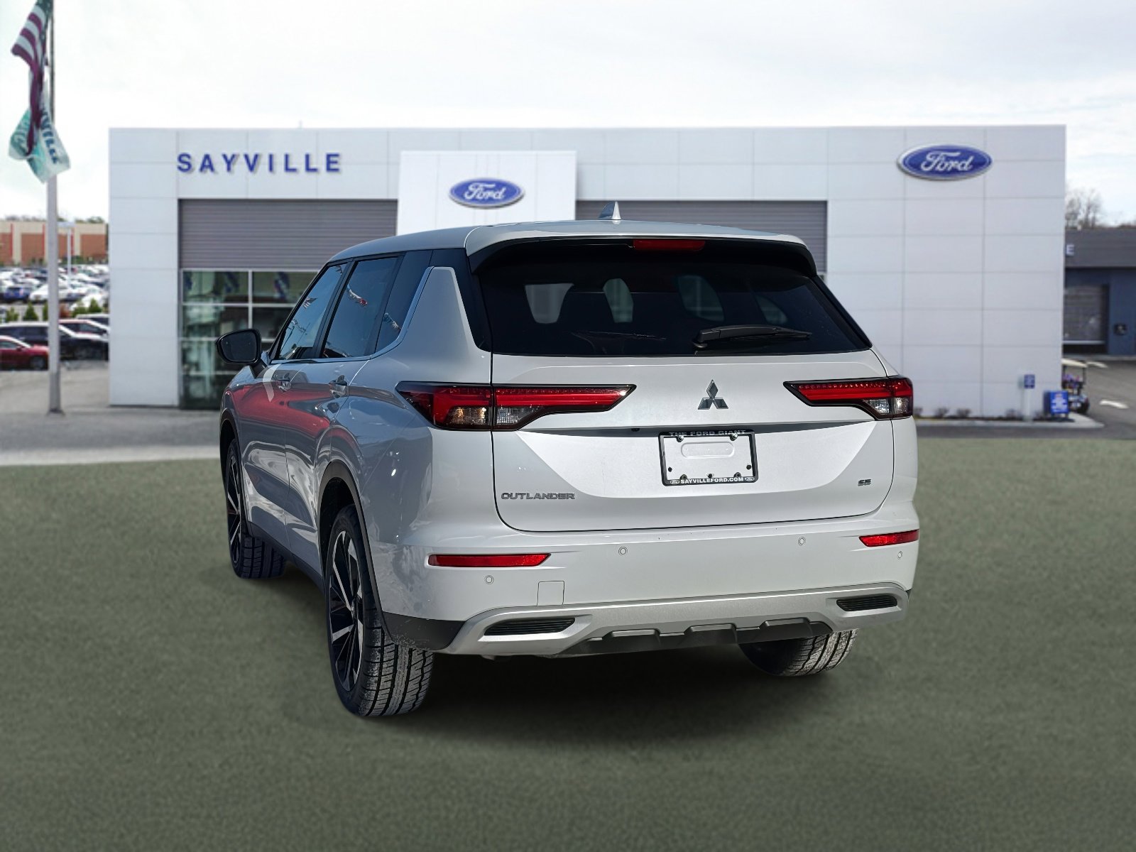 Used 2024 Mitsubishi Outlander SE Black Edition FWD image 5