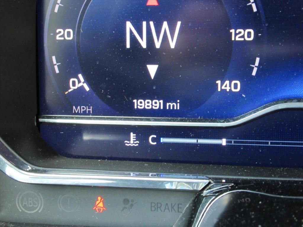 Used 2024 Chevrolet Silverado 1500 LT AWD/4WD image 26