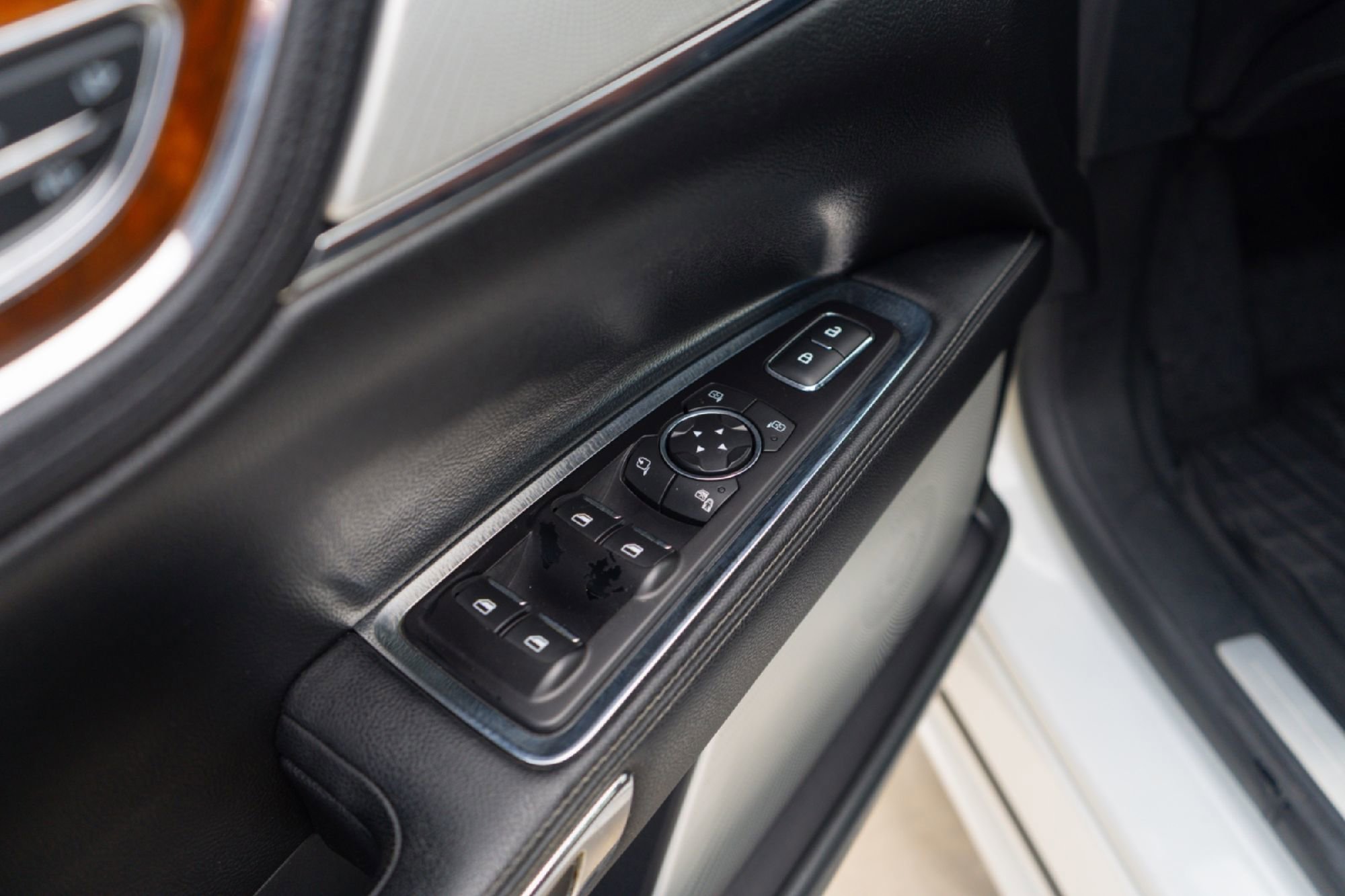 Used 2018 Lincoln Continental Reserve image 18