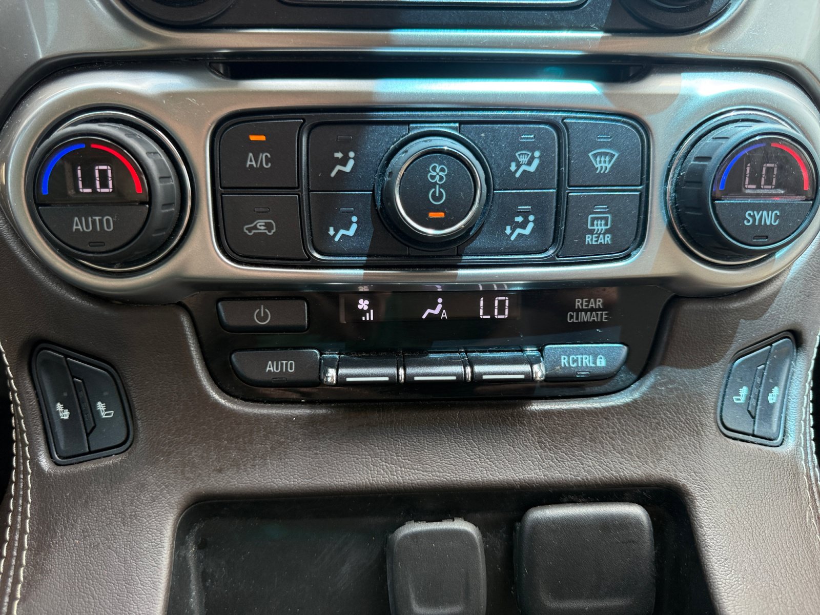 Used 2020 Chevrolet Tahoe LT RWD image 18