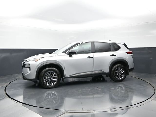 Used 2024 Nissan Rogue S AWD/4WD image 3